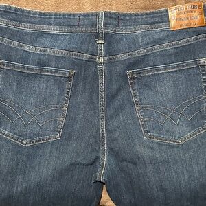 SEVEN7 Jeans Co